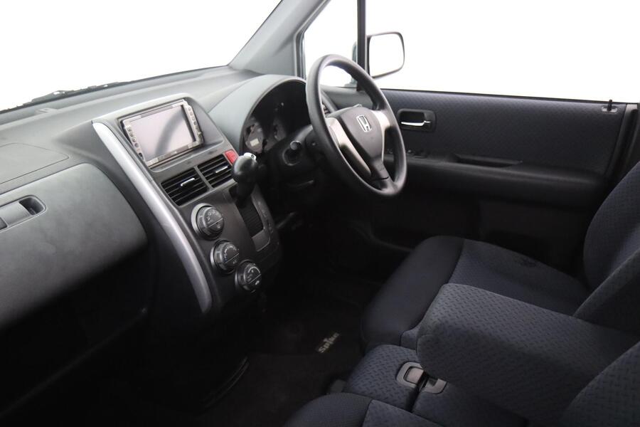 Honda Mobilio vaihtoauto