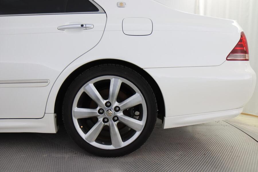 Toyota Crown vaihtoauto