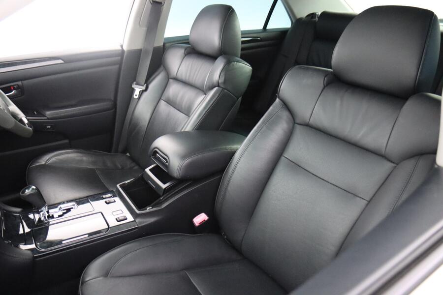 Toyota Crown vaihtoauto