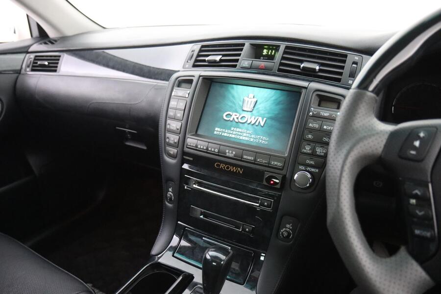 Toyota Crown vaihtoauto