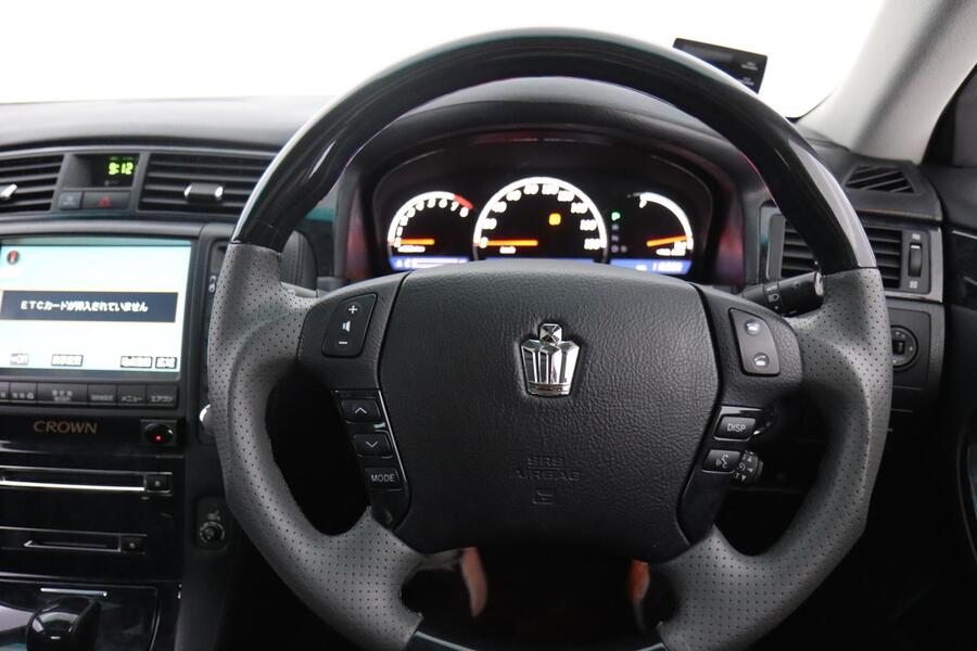 Toyota Crown vaihtoauto