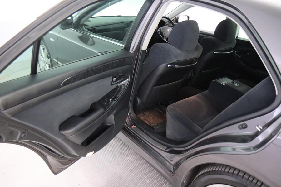 Toyota Crown vaihtoauto