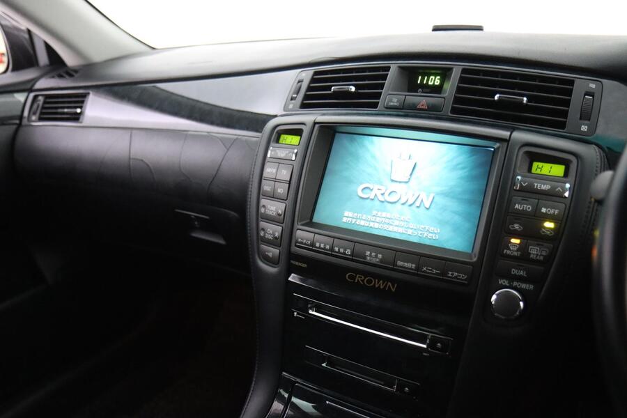 Toyota Crown vaihtoauto