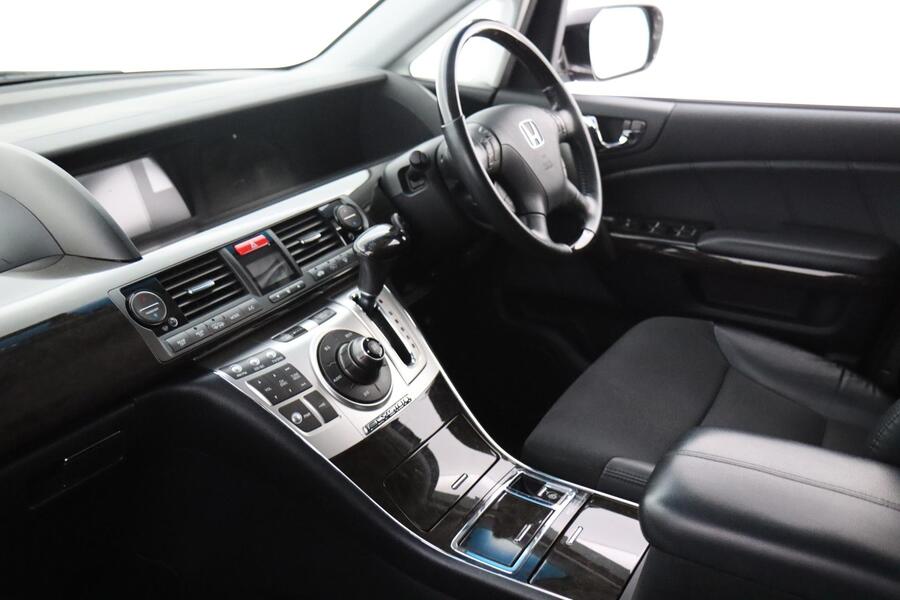 Honda Elysion vaihtoauto