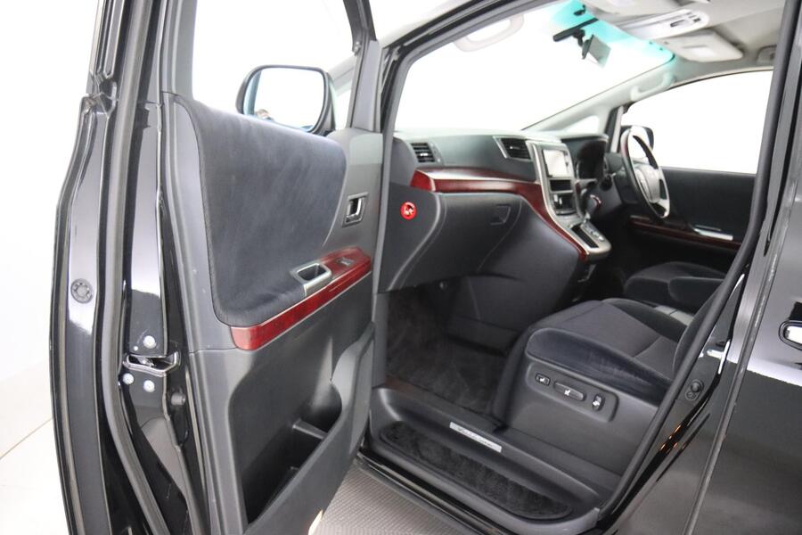 Toyota Vellfire vaihtoauto