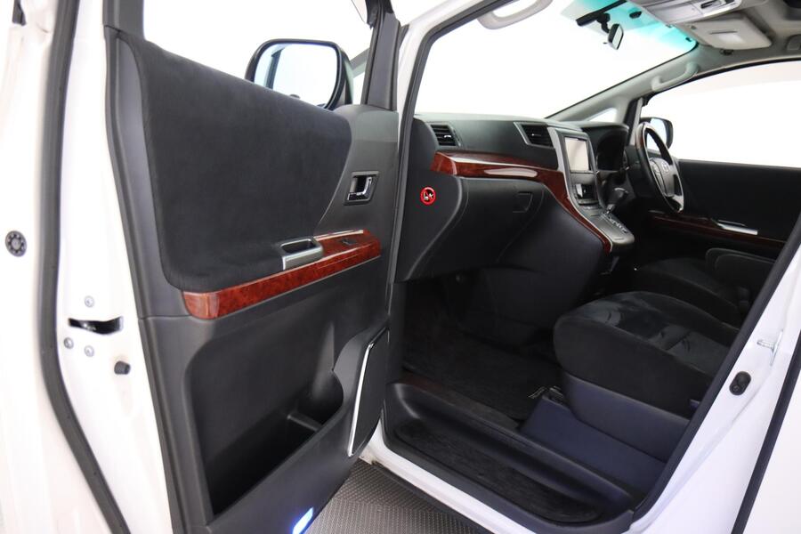 Toyota Vellfire vaihtoauto