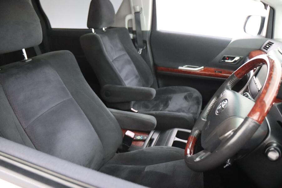 Toyota Vellfire vaihtoauto