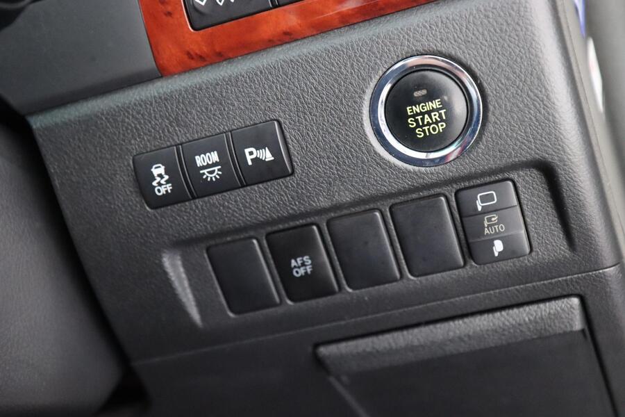 Toyota Vellfire vaihtoauto