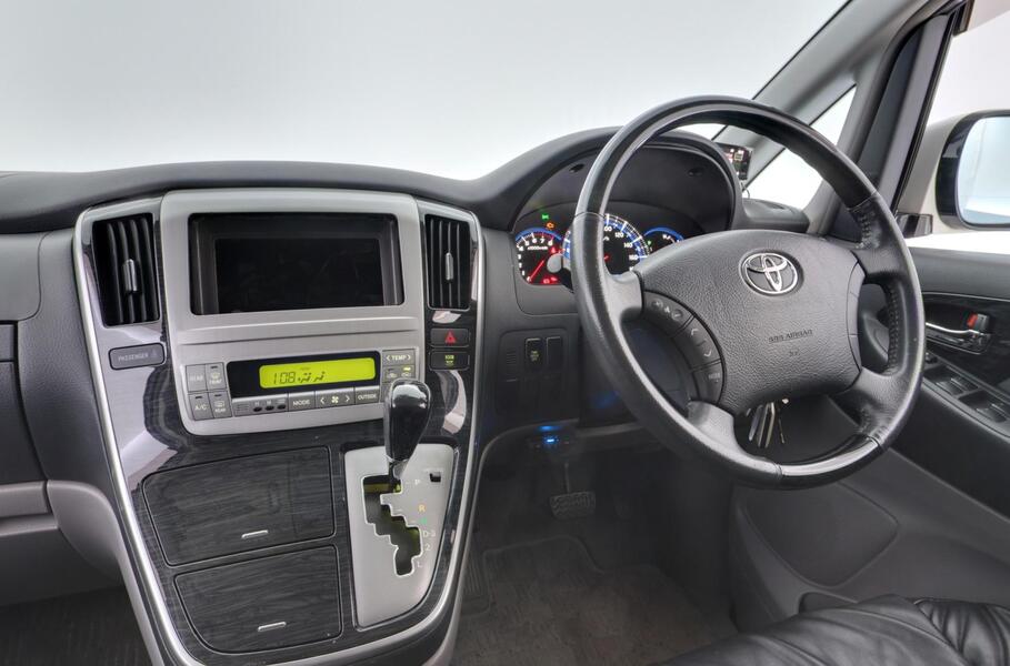 Toyota Alphard vaihtoauto