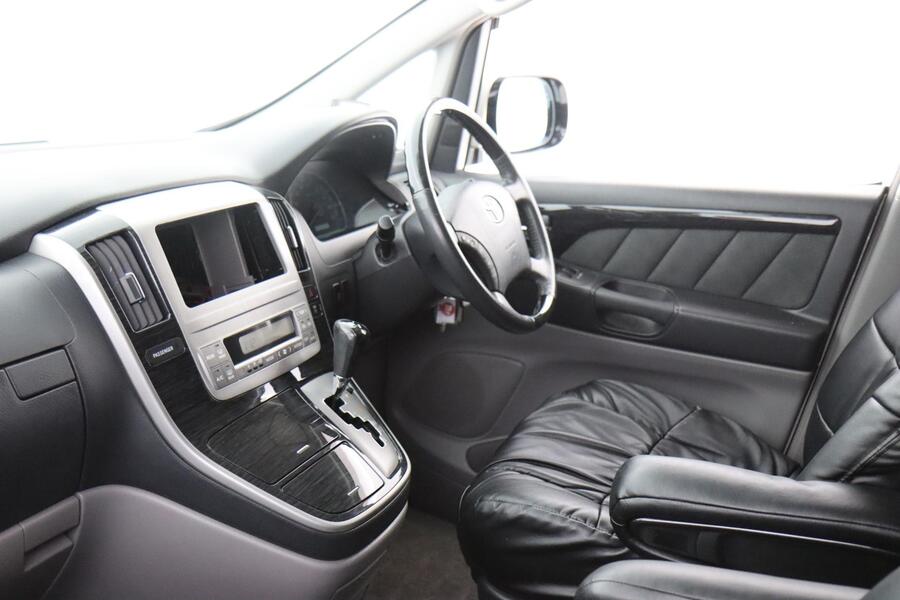 Toyota Alphard vaihtoauto
