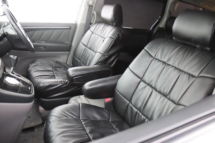 Toyota Alphard vaihtoauto