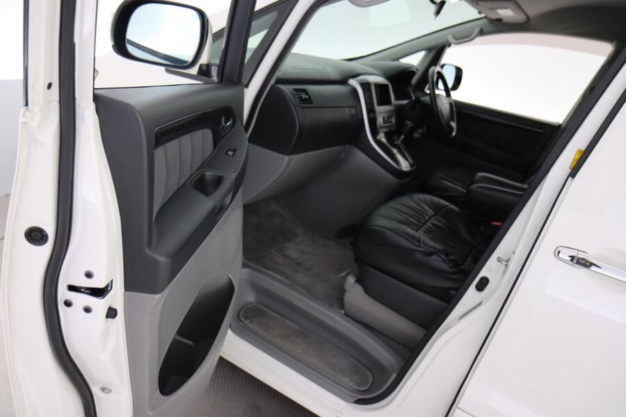 Toyota Alphard vaihtoauto