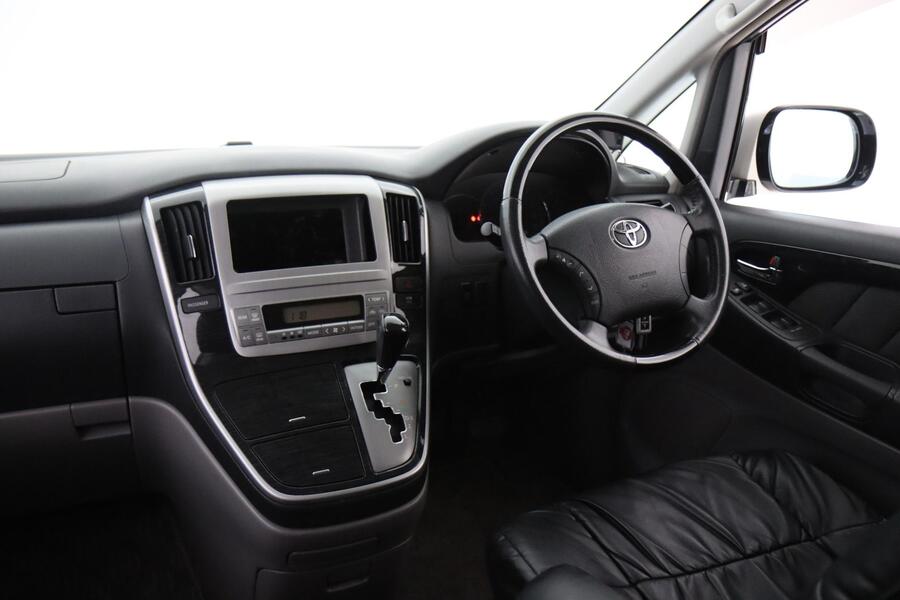 Toyota Alphard vaihtoauto
