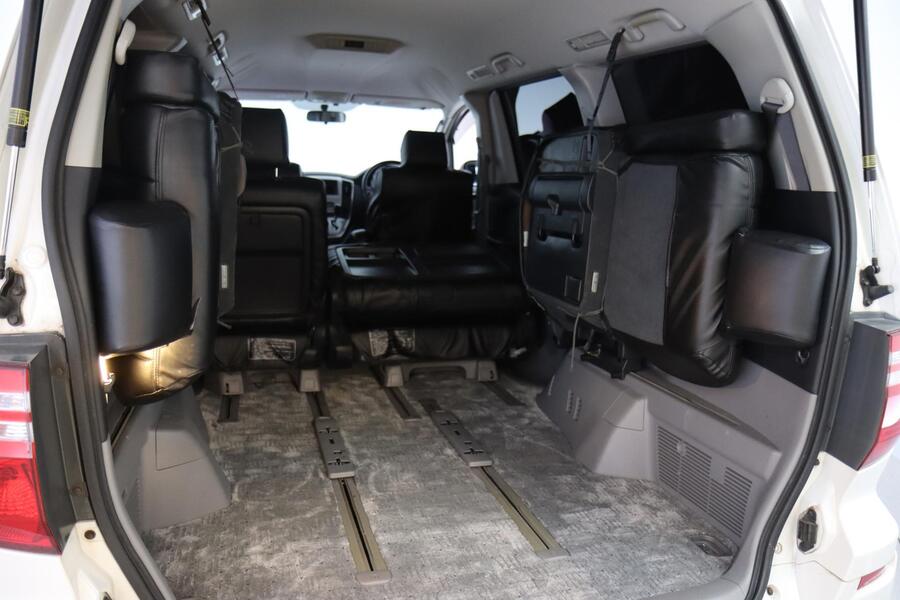 Toyota Alphard vaihtoauto