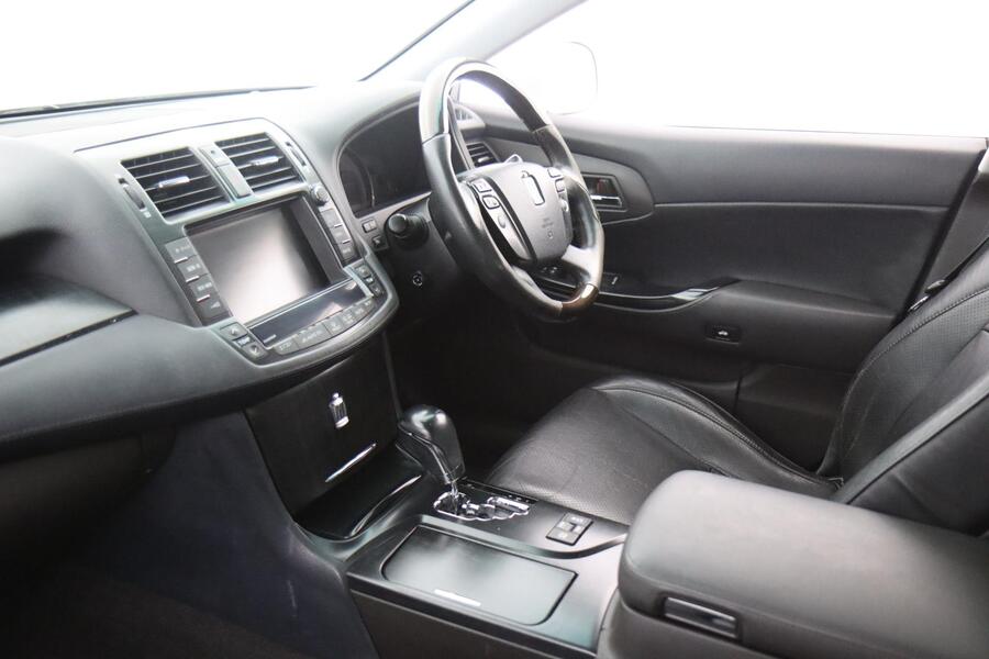 Toyota Crown vaihtoauto