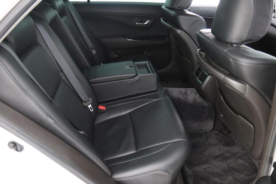 Toyota Crown vaihtoauto