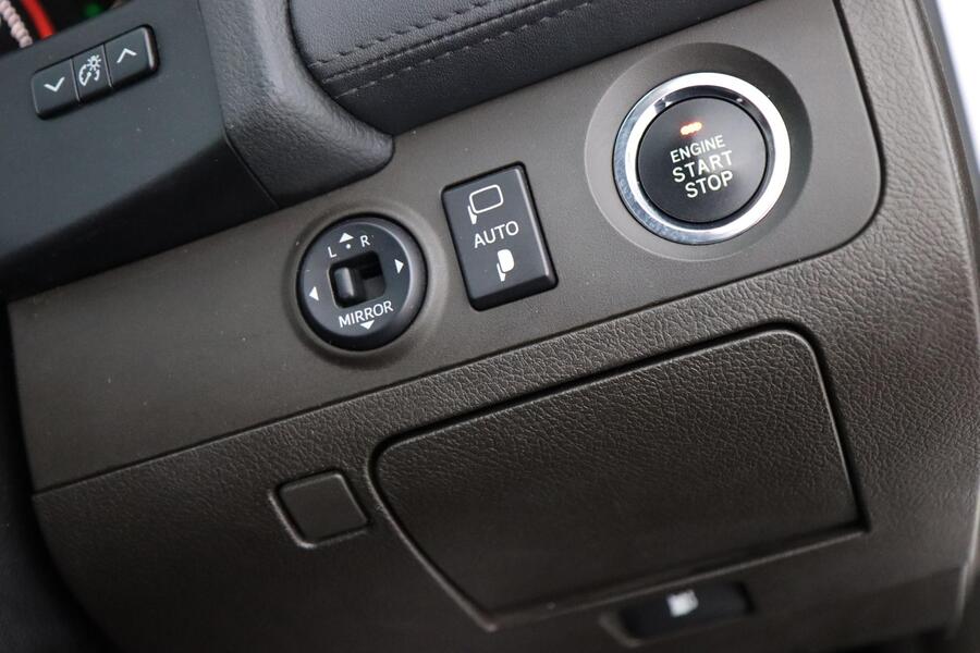 Toyota Crown vaihtoauto