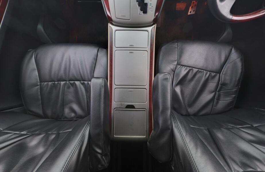 Toyota Alphard vaihtoauto