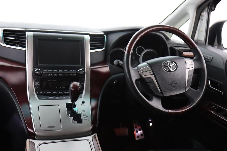 Toyota Alphard vaihtoauto