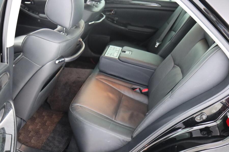 Toyota Crown vaihtoauto