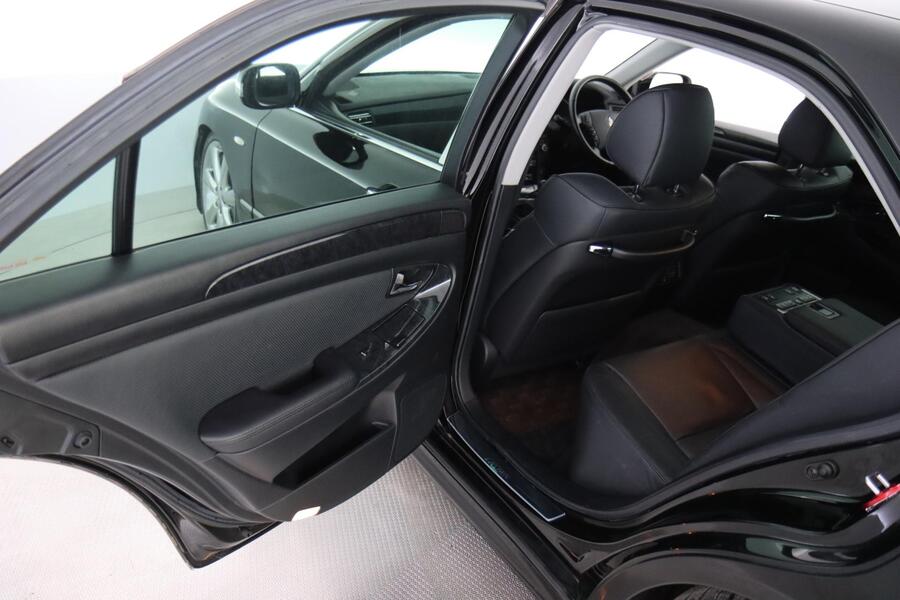 Toyota Crown vaihtoauto