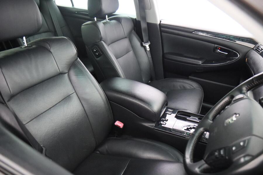 Toyota Crown vaihtoauto