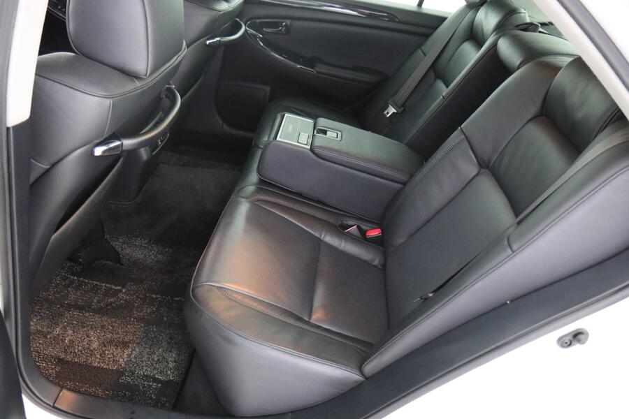 Toyota Crown vaihtoauto