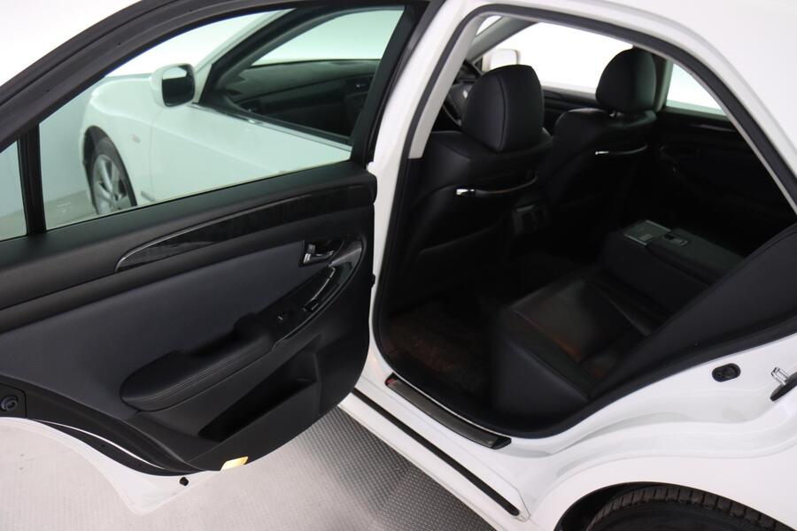 Toyota Crown vaihtoauto