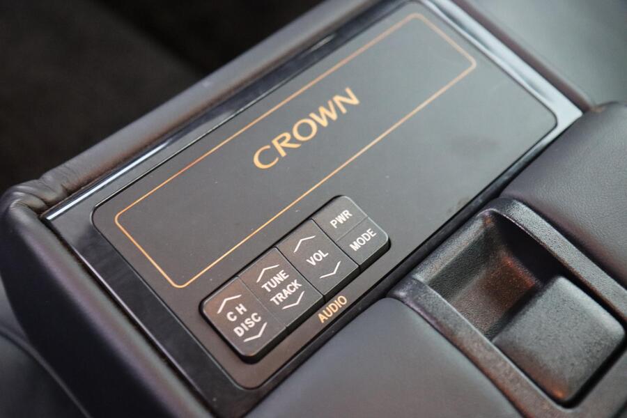 Toyota Crown vaihtoauto