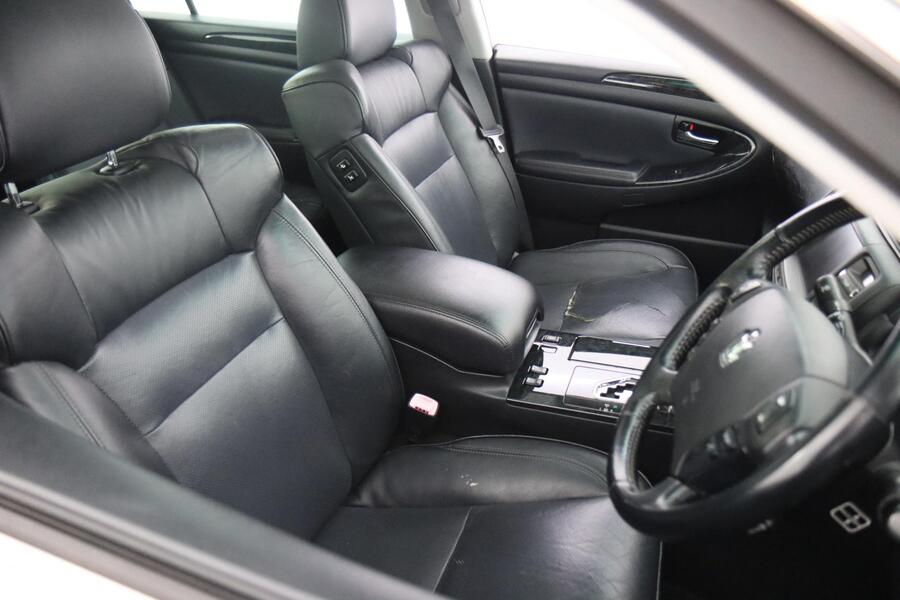 Toyota Crown vaihtoauto