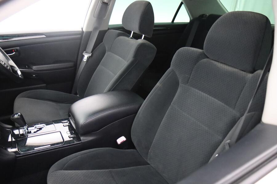 Toyota Crown vaihtoauto