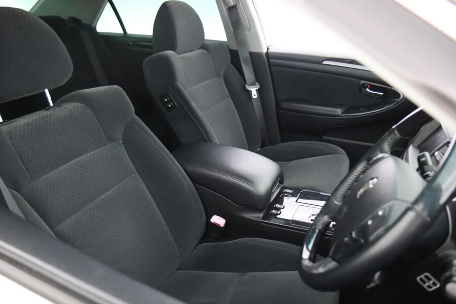 Toyota Crown vaihtoauto