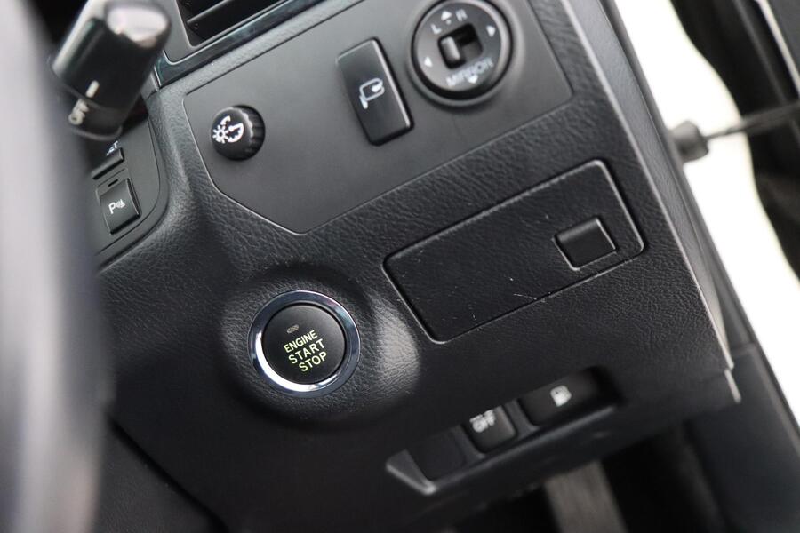 Toyota Crown vaihtoauto