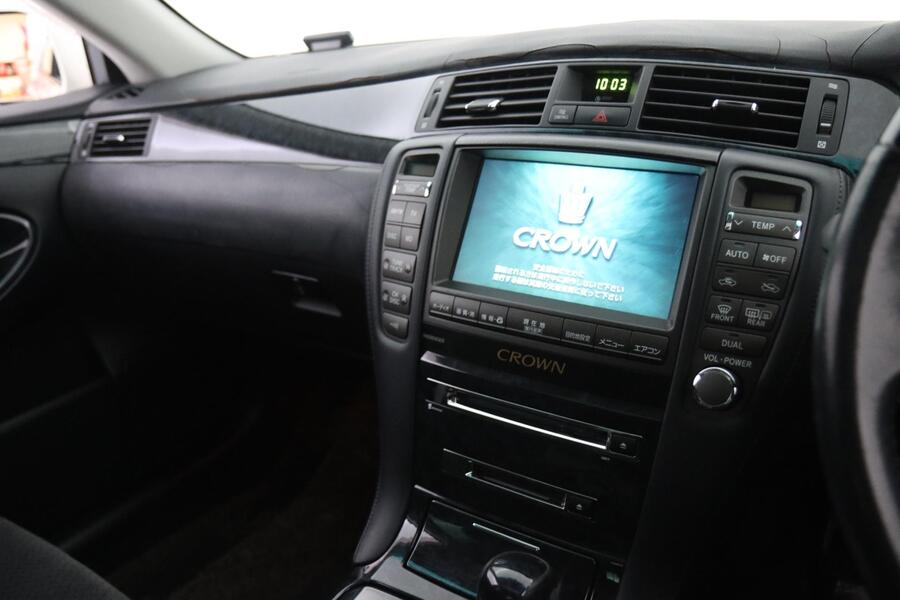 Toyota Crown vaihtoauto