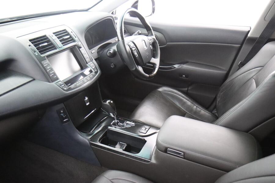 Toyota Crown vaihtoauto