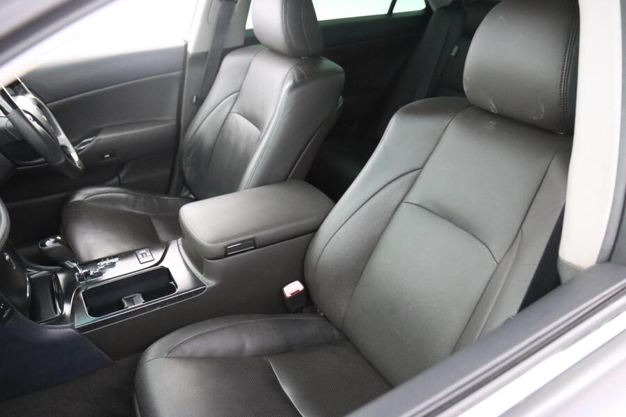 Toyota Crown vaihtoauto