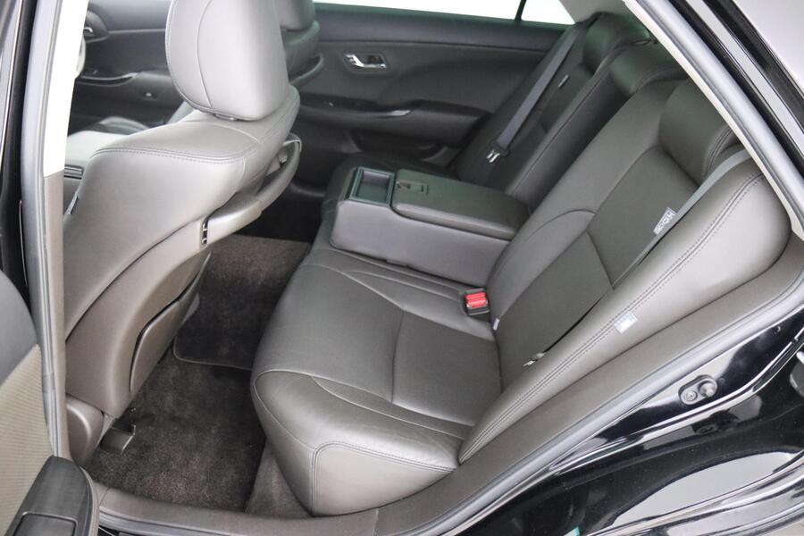 Toyota Crown vaihtoauto