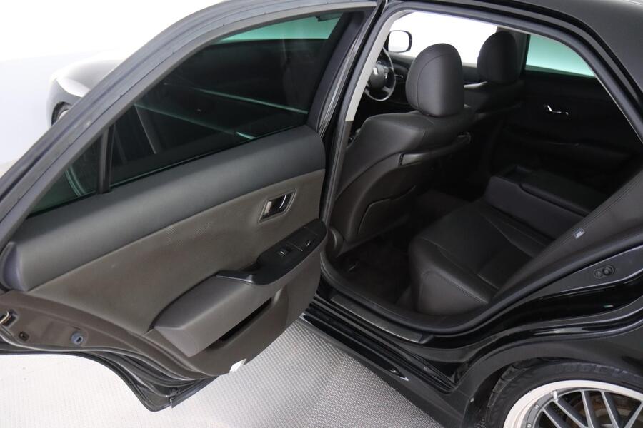 Toyota Crown vaihtoauto