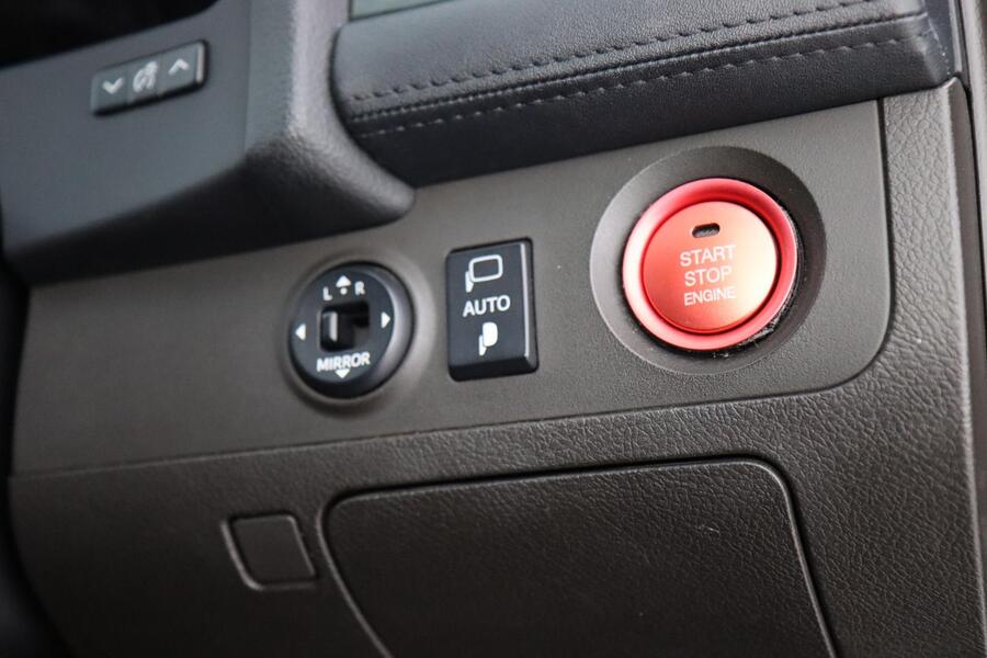 Toyota Crown vaihtoauto