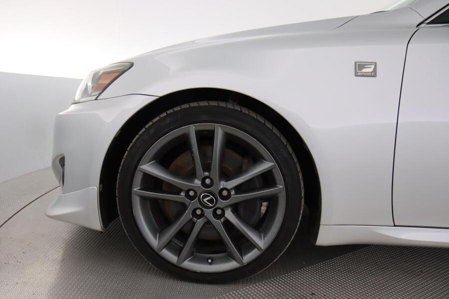 Lexus IS vaihtoauto