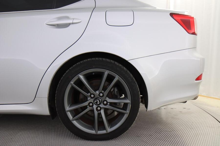 Lexus IS vaihtoauto