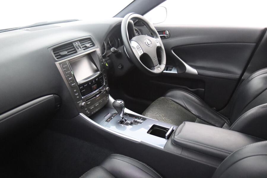 Lexus IS vaihtoauto