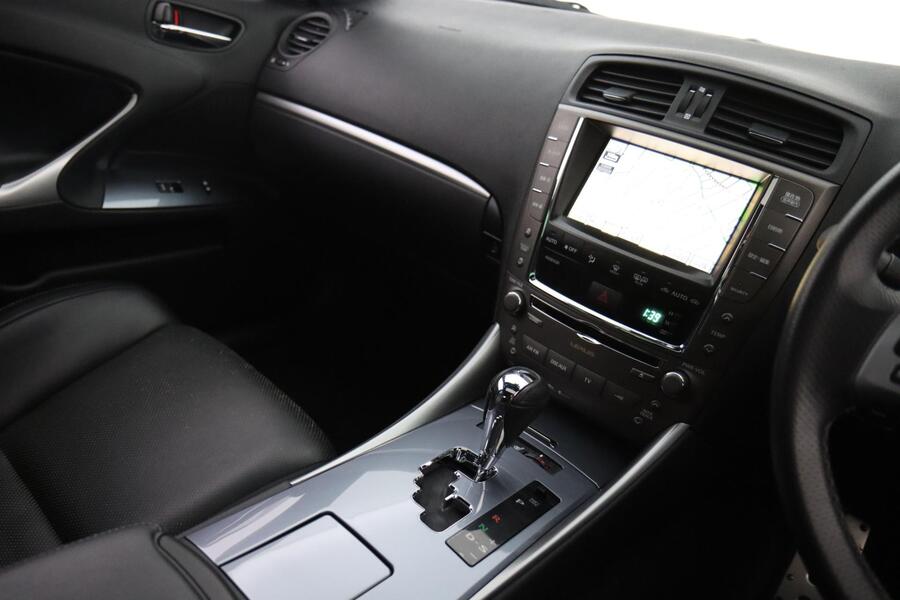 Lexus IS vaihtoauto