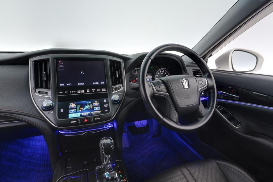 Toyota Crown vaihtoauto