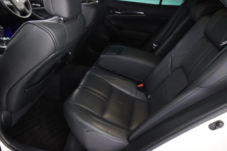 Toyota Crown vaihtoauto