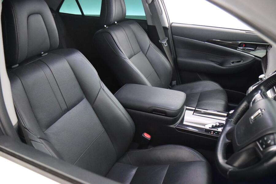 Toyota Crown vaihtoauto