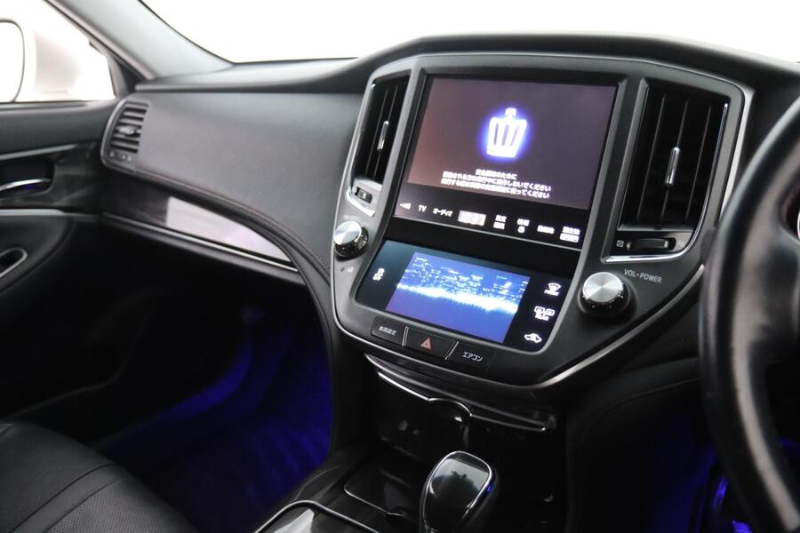 Toyota Crown vaihtoauto
