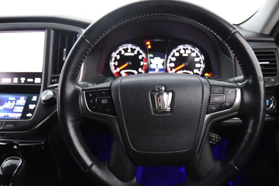 Toyota Crown vaihtoauto
