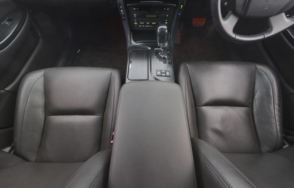 Toyota Crown vaihtoauto