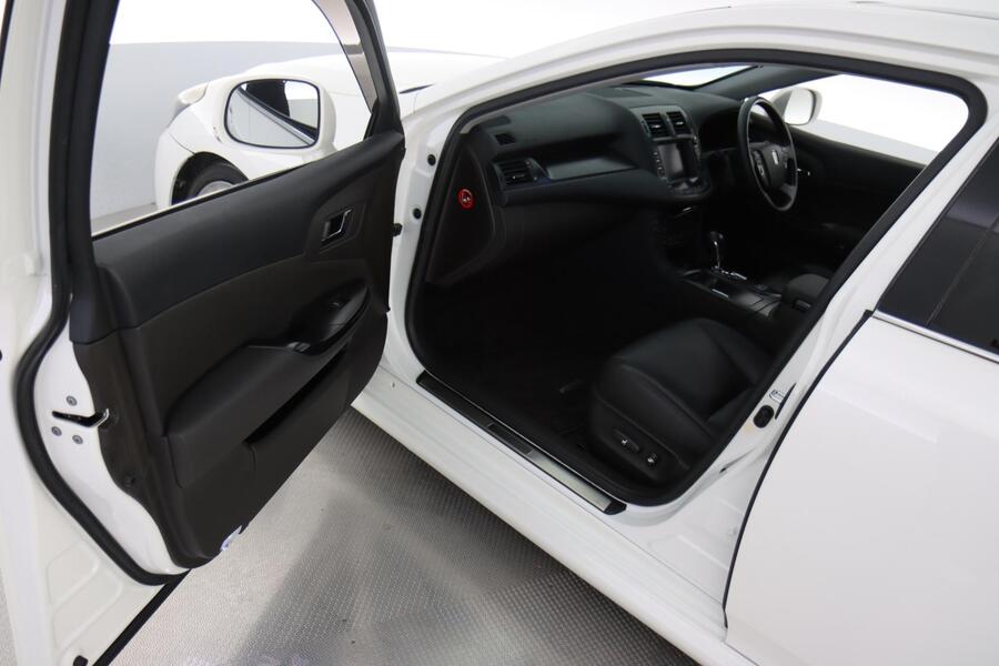 Toyota Crown vaihtoauto